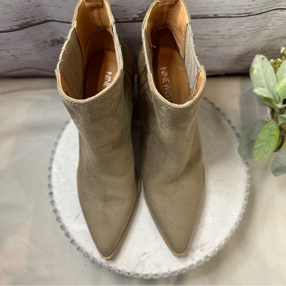 New Nine West Women's Orleeh Tan Suede Leather Block Heel Ankle Bootie Size 8.5 - Picture 4 of 12